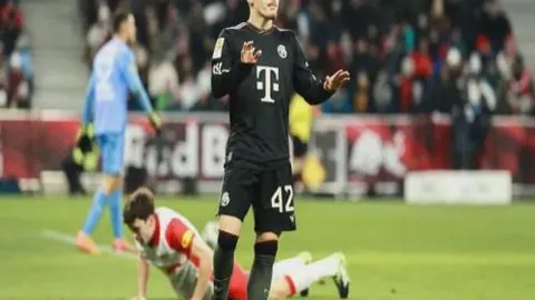 全国职工冰雪运动竞技赛：滑雪比赛激情开赛